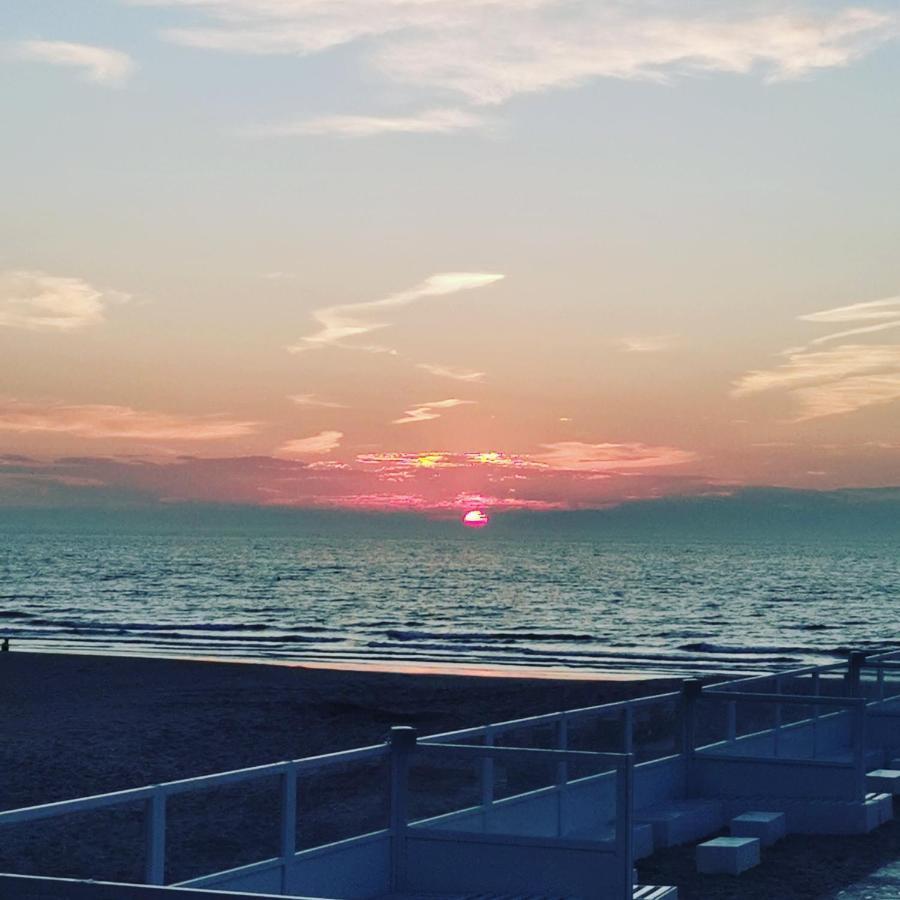 Studio De Strandloper Met 1 Zetelbed En 1 Bedkast Apartman Middelkerke Kültér fotó